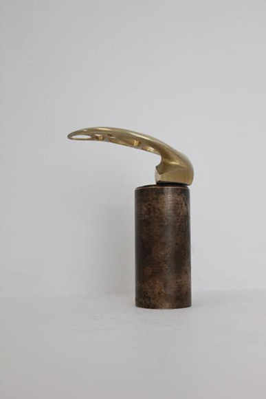 2012　carved air-2　carved bronze. bronze base　h15.7× w11.7×d5 cm